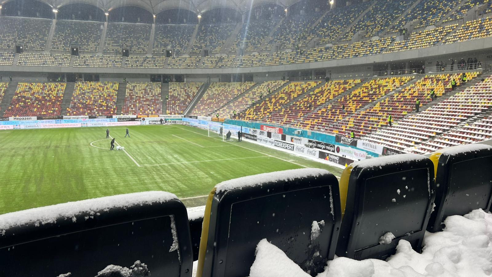 Gazonul de pe Arena Naţională, înainte de Rapid - Dinamo / Antena Sport