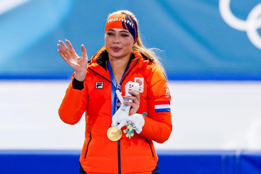 Jutta Leerdam şi logodnicul ei, Jake Paul, în lacrimi după ce ea a luat aurul şi a bătut recordul olimpic!