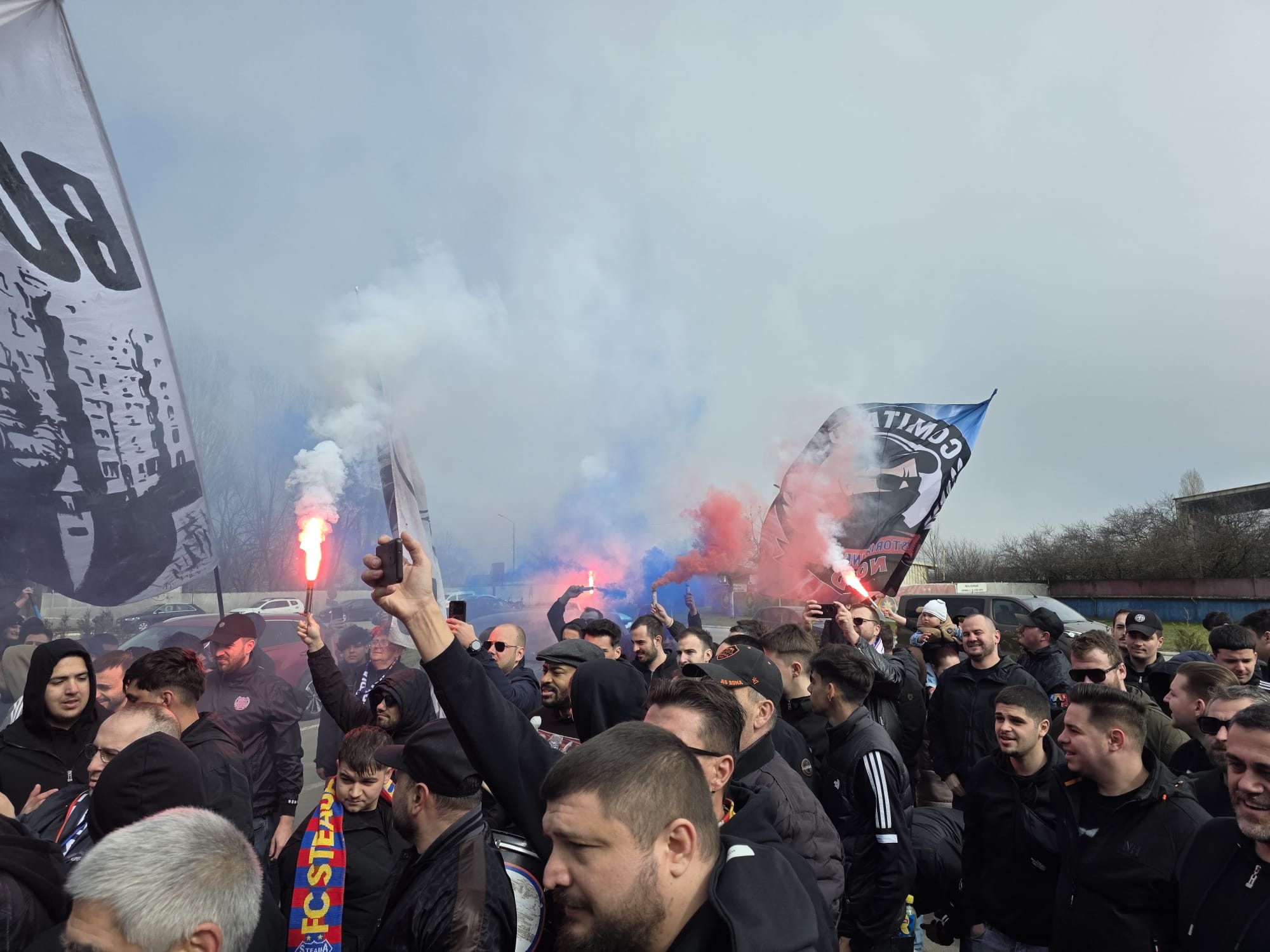 Mirel Rădoi, discurs în faţa fanilor FCSB. Primire emoţionantă cu torţe şi cântece la baza FCSB