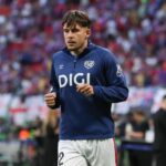 Atmosferă de senzaţie la finala Conference League, în care joacă românul Andrei Raţiu! Scenografii impresionante