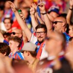Atmosferă de senzaţie la finala Conference League, în care joacă românul Andrei Raţiu! Scenografii impresionante