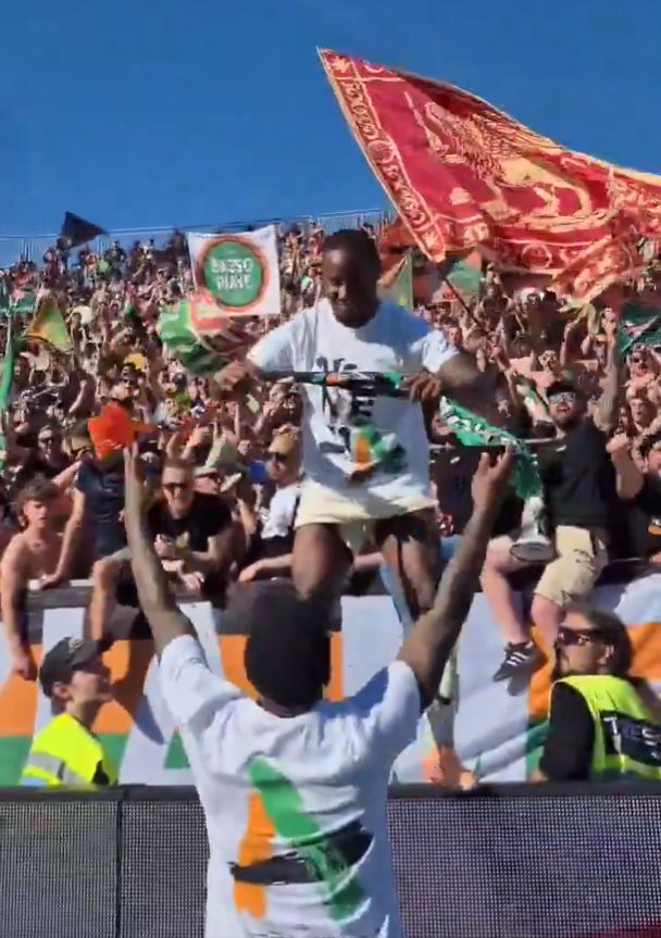 Echipa care a promovat în Serie A şi imediat s-a declanşat „nebunia”! Imagini spectaculoase