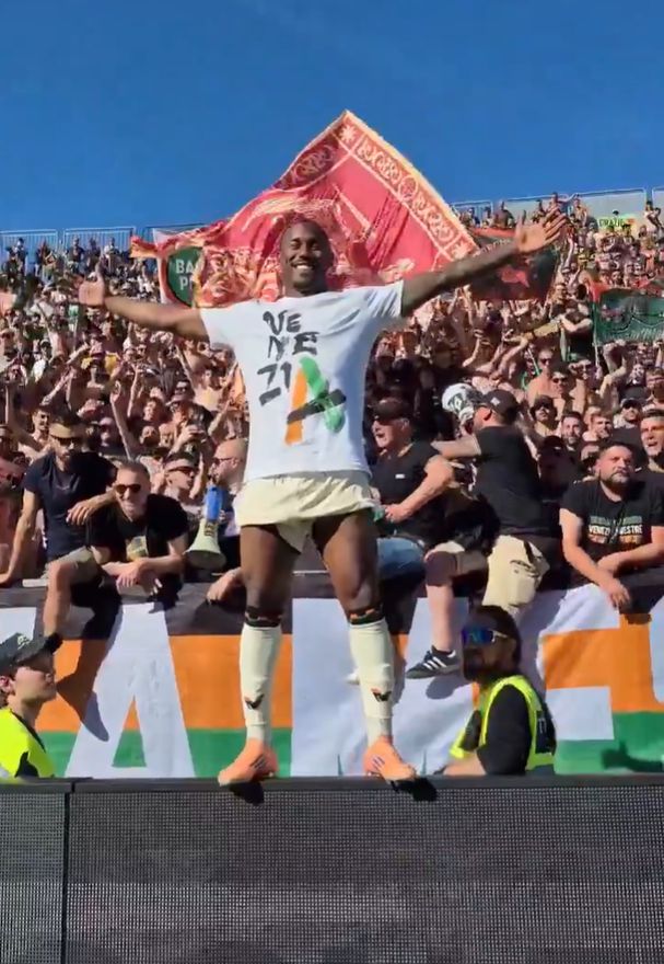 Echipa care a promovat în Serie A şi imediat s-a declanşat „nebunia”! Imagini spectaculoase