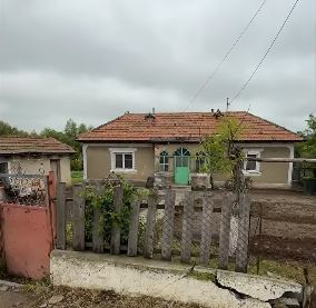 Casa săracă în care a crescut Gică Hagi. Cui i-a donat-o „Regele”. Gestul pe care puţini l-ar face