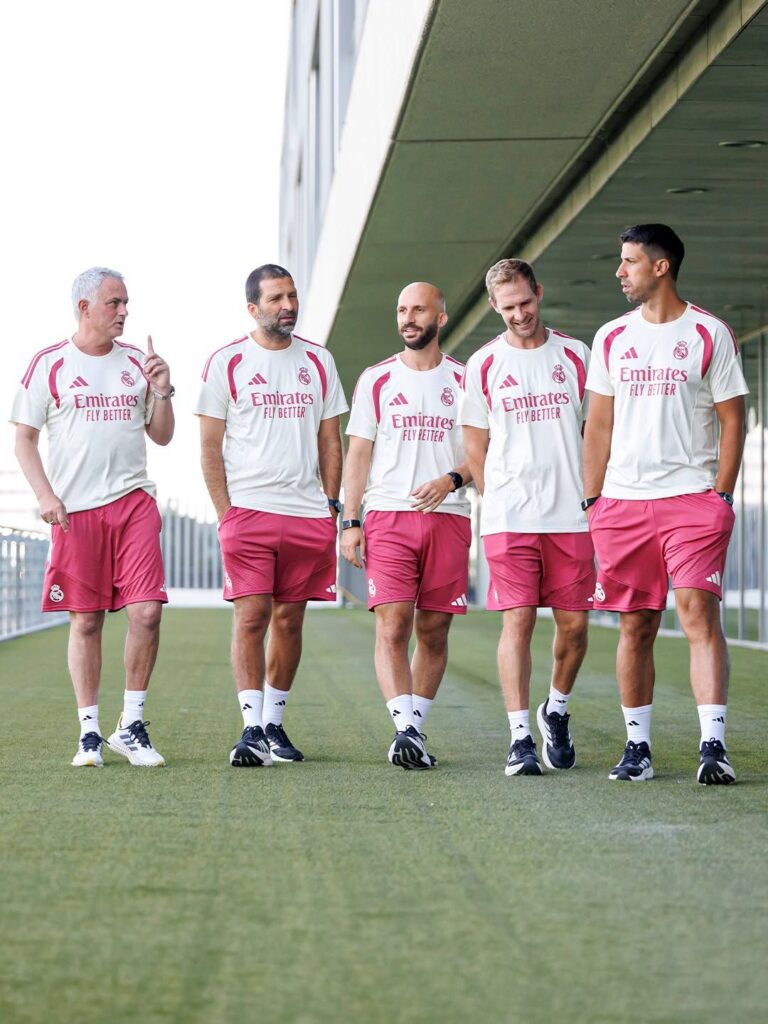 Jose Mourinho şi-a început oficial al doilea mandat pe banca lui Real Madrid! Imagini cu „The Special One”