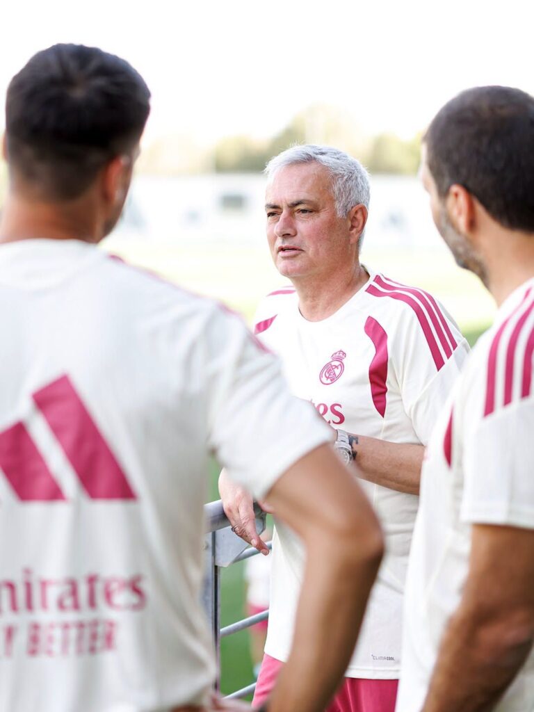 Jose Mourinho şi-a început oficial al doilea mandat pe banca lui Real Madrid! Imagini cu „The Special One”