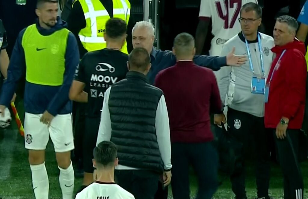 Marius Şumudică a făcut scandal după meciul cu Sepsi! A refuzat să dea mâna cu Ovidiu Burcă, apoi „ţinta” a devenit arbitrul!