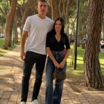 Soţia milionarului celebru care s-a căsătorit în trening e acuzată de blasfemie: „Sfântul e la locul lui”