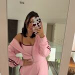 Soţia milionarului celebru care s-a căsătorit în trening e acuzată de blasfemie: „Sfântul e la locul lui”