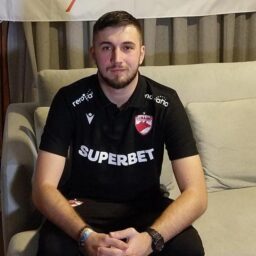 Fostul oficial de la Dinamo, în arest la domiciliu. Ar fi agresat şi sechestrat un tânăr alături de „Justițiarul din Berceni”