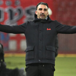 Elias Charalambous continuă seria rușinii în Grecia! Octavian Popescu, printre cei mai buni jucători de pe teren