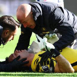 Emiliano Martinez, operat de urgență după ciocnirea violentă din meciul cu Everton! Primul mesaj al portarului