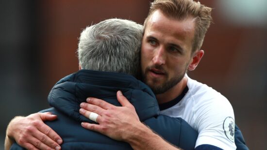 Imaginile care au devenit virale după ce Kane a câștigat Balonul de Aur! Conversația cu Mourinho: „Vreau ca Messi și Ronaldo!”