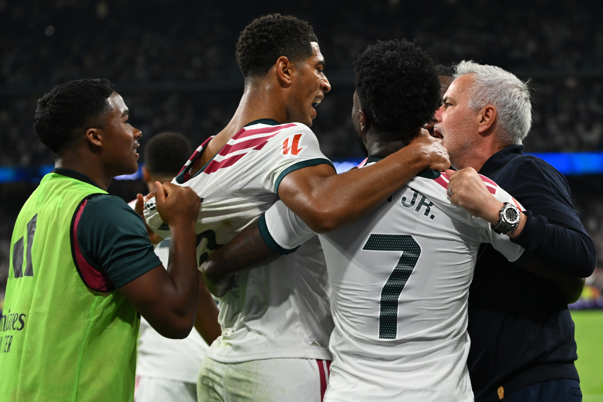 Jose Mourinho s-a bucurat cu jucătorii la golul lui Vinicius Jr cu Villarreal, anulat apoi cu VAR / Getty Images