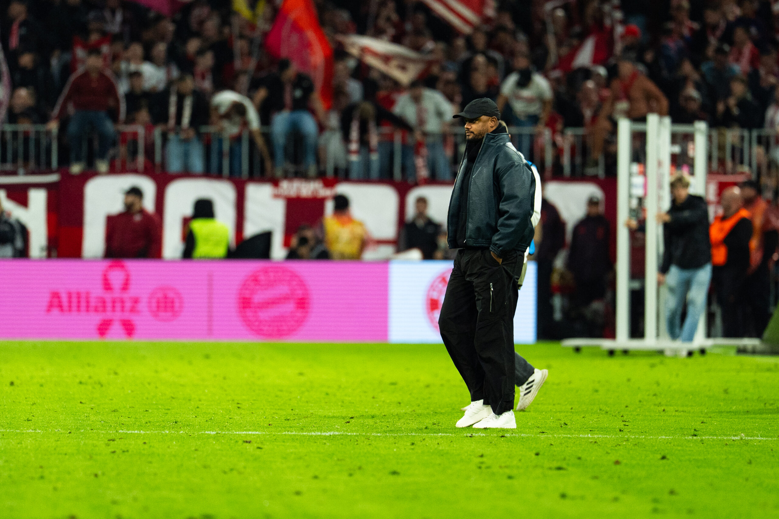 Vincent Kompany poate rata partida cu Arsenal din UEFA Champions League din cauza unui virus / Getty Images