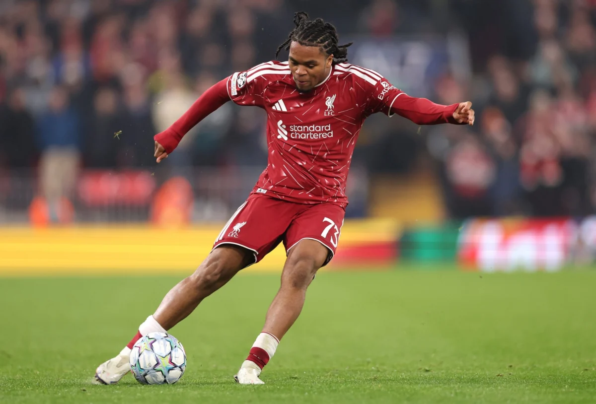 La doar 18 ani și 52 de zile, Rio Ngumoha a reușit două assist-uri în victoria lui Liverpool cu Villarreal / Getty Images