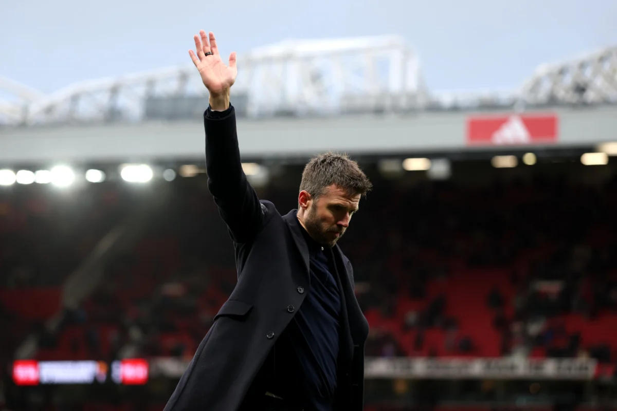 Michael Carrick și-a cerut scuze fanilor la finalul partidei pierdute cu Bournemouth / Getty Images
