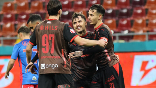 Dinamo – Chindia Târgoviște 5-2. De la 21:30 se joacă CFR Cluj – U Cluj. Avem echipele de start
