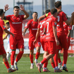 FC Bacău – Gloria Bistrița 3-0. Un nou succes spectaculos pentru echipa fraților Pavăl! Neînvinși pe teren propriu de 6 luni