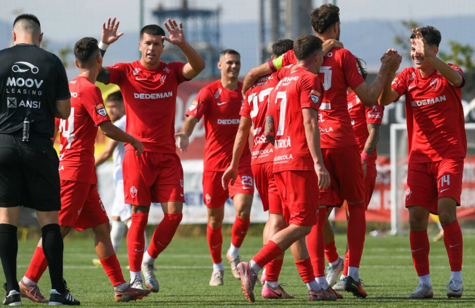FC Bacău – Gloria Bistrița 3-0. Un nou succes spectaculos pentru echipa fraților Pavăl! Neînvinși pe teren propriu de 6 luni