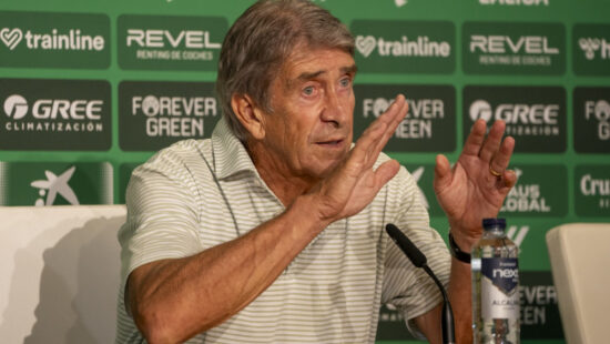 Manuel Pellegrini, discurs vehement la adresa arbitrajului după 2-5 cu Barcelona: „Decizii ciudate și inexplicabile”