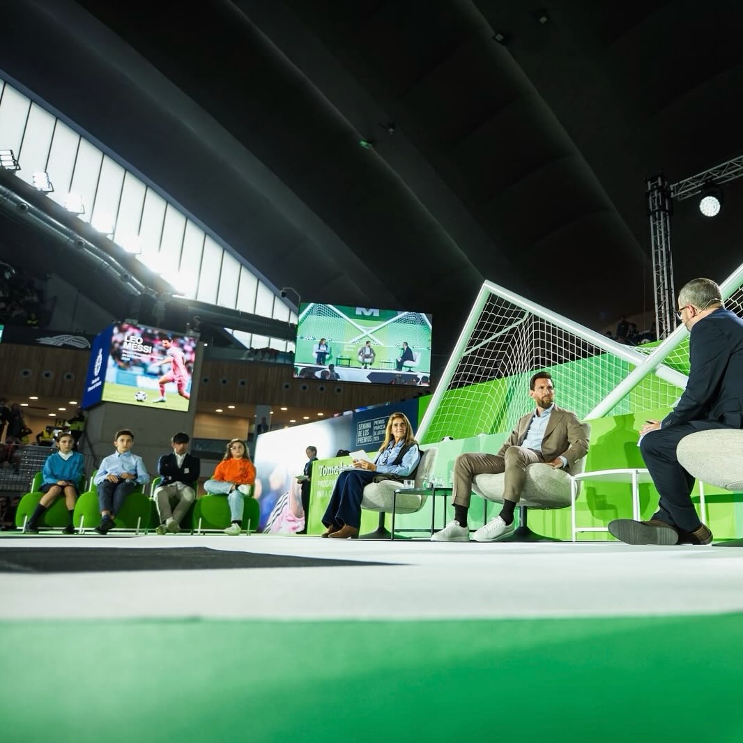 Reacţia lui Lionel Messi după ce a primit Premiul Prinţesei de Asturia pentru Sport! Imaginile postate de star pe reţele