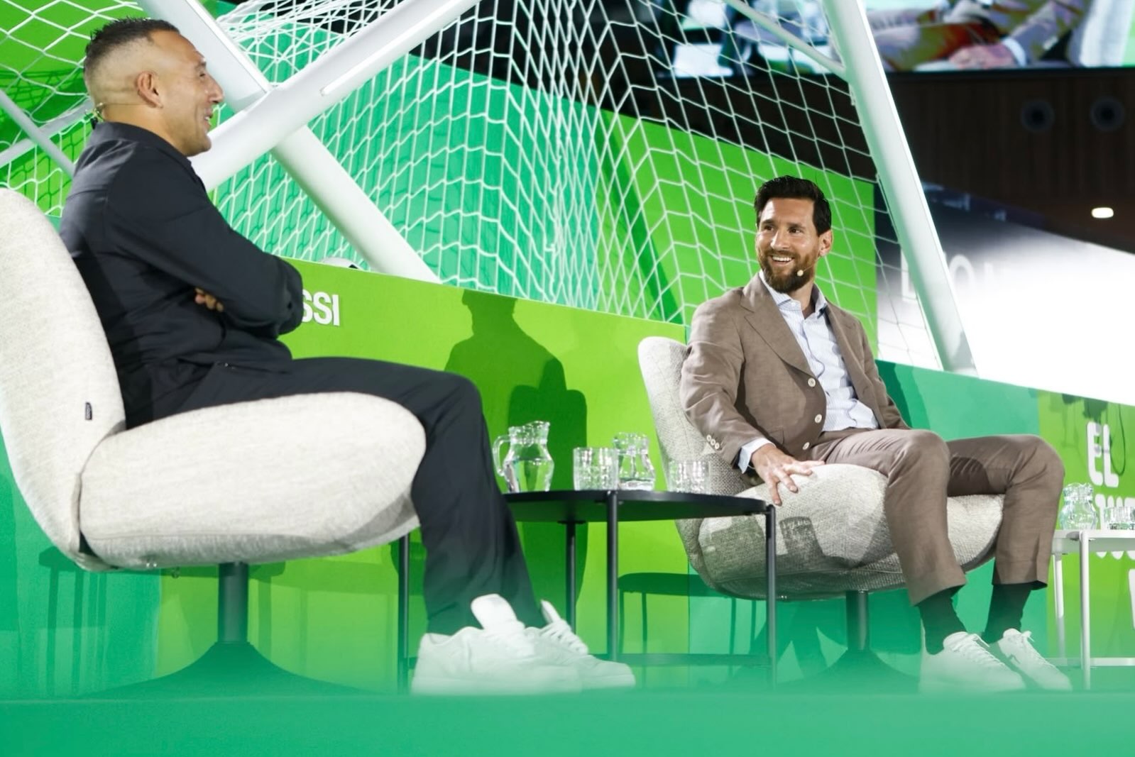 Reacţia lui Lionel Messi după ce a primit Premiul Prinţesei de Asturia pentru Sport! Imaginile postate de star pe reţele