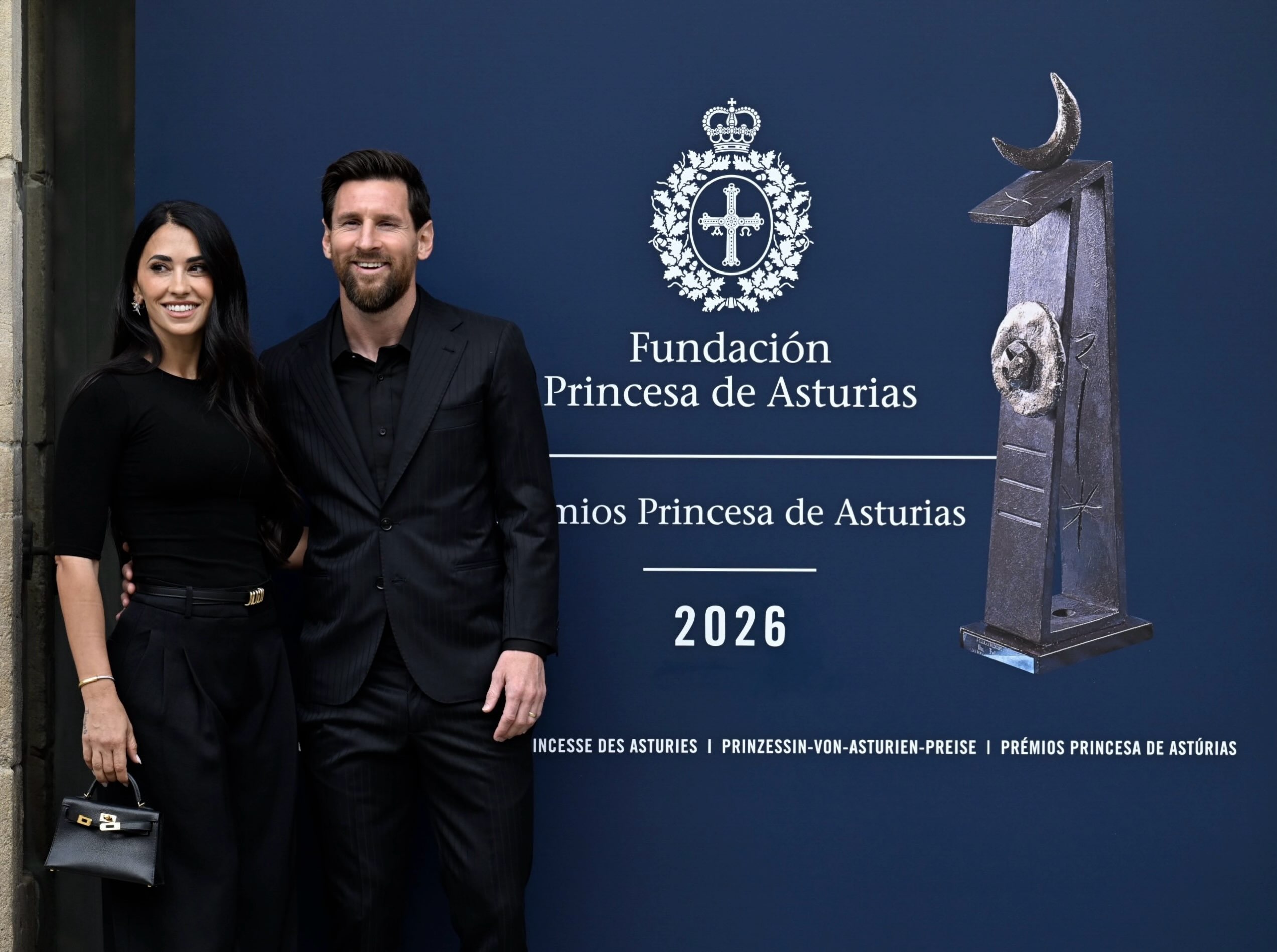 Reacţia lui Lionel Messi după ce a primit Premiul Prinţesei de Asturia pentru Sport! Imaginile postate de star pe reţele
