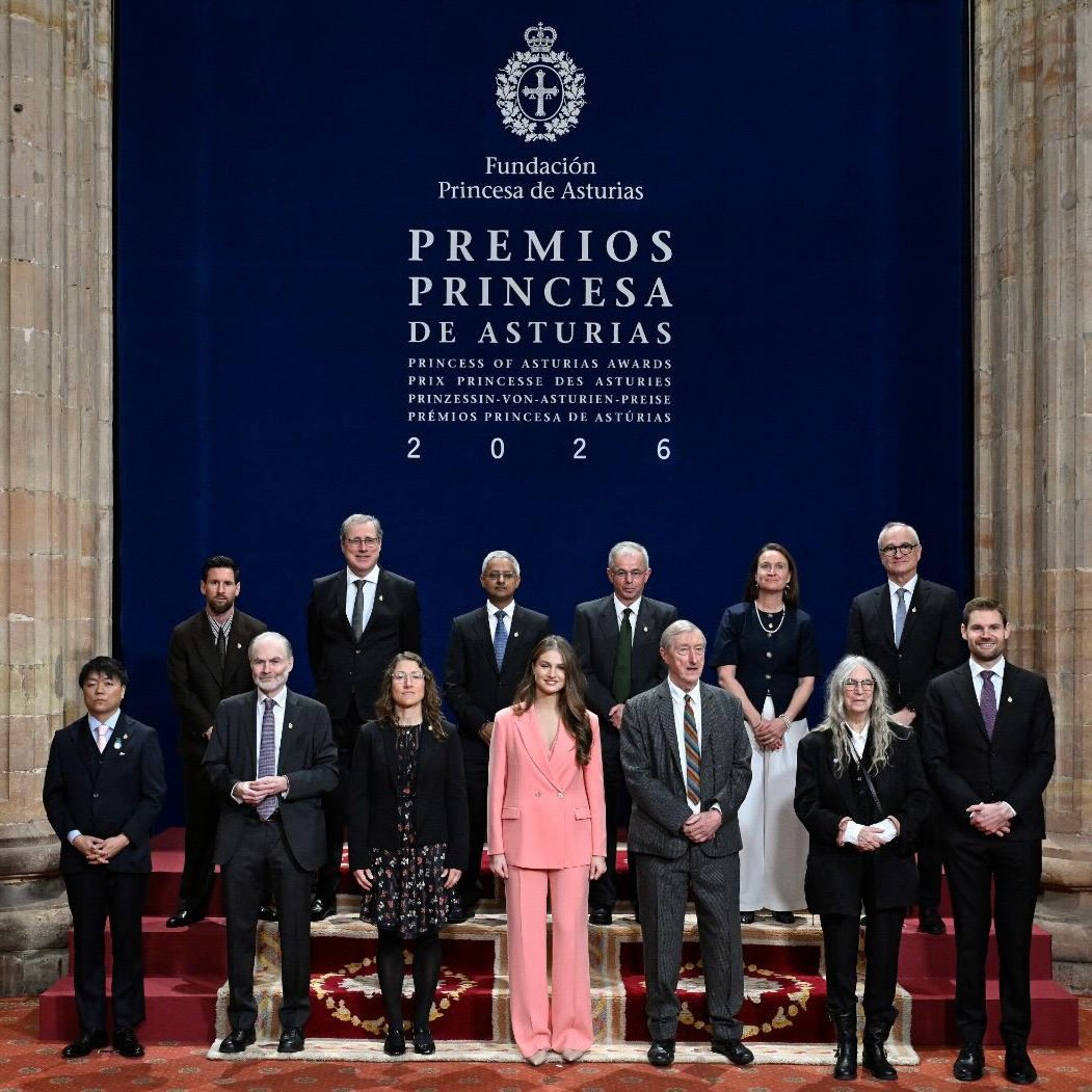 Reacţia lui Lionel Messi după ce a primit Premiul Prinţesei de Asturia pentru Sport! Imaginile postate de star pe reţele