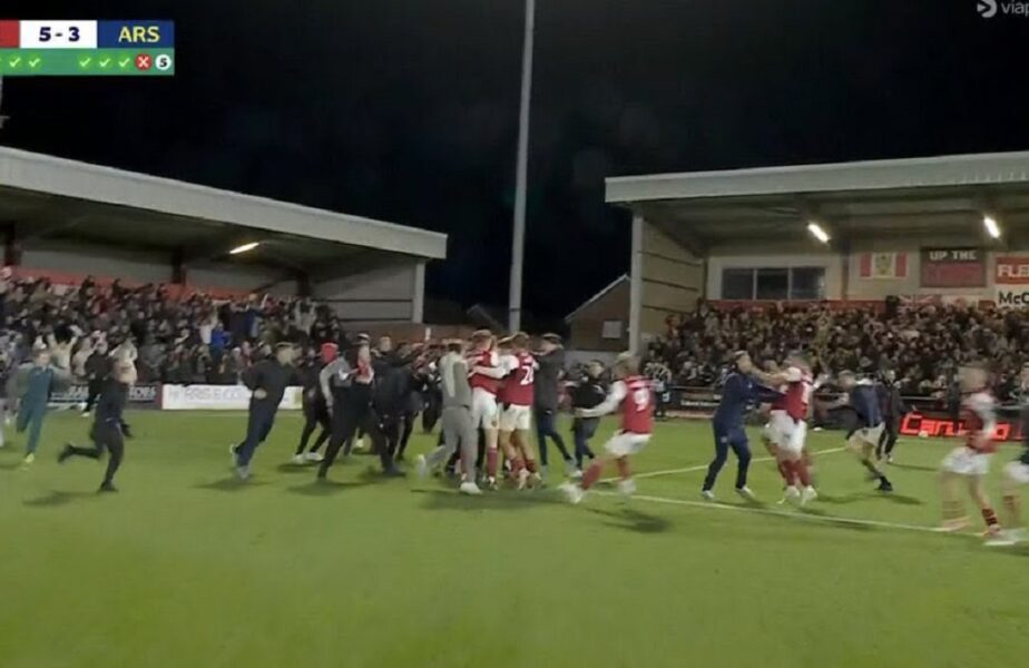 Rezultat șoc în Cupa Ligii! Arsenal, eliminată de o echipă din liga a patra! Fanii au invadat terenul