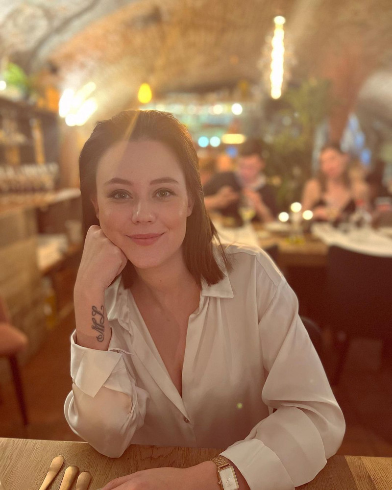 Milionarul celebru a înşelat-o cu cea mai bună prietenă a ei, iar femeia s-a răzbunat crunt: „Am găsit mângâiere în braţele lui”