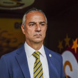 Fenerbahce a rămas fără antrenor după înfrângerea cu Galatasaray! A două demisie în mai puţin de două luni