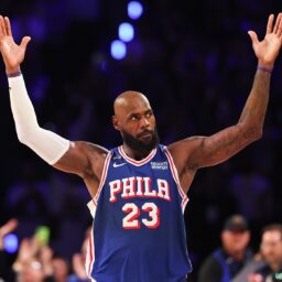 LeBron James, prim meci memorabil pe terenul lui Philadelphia 76ers! Cea mai mare revenire din cariera superstarului de 41 de ani