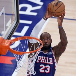 New York Knicks, învinsă de Philadelphia 76ers şi LeBron James