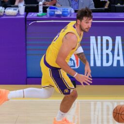 Luka Doncic a făcut show şi Los Angeles Lakers a învins-o pe Golden State Warriors
