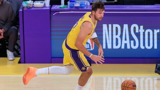 Luka Doncic a făcut show şi Los Angeles Lakers a învins-o pe Golden State Warriors