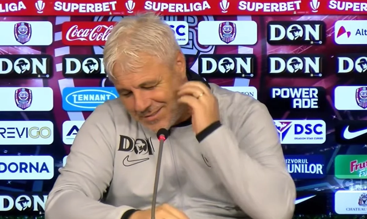 Marius Şumudică râde