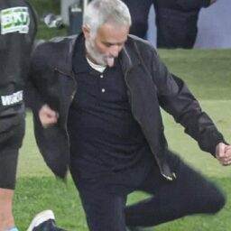 Jose Mourinho, în centrul atenţiei după ce Kylian Mbappe a reuşit „dubla” în El Clasico. Imaginile care fac înconjurul lumii