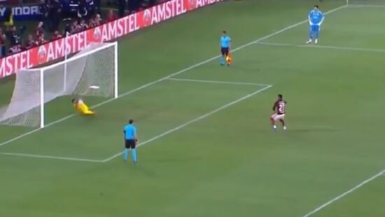 „Omul rău” de la Mondial a devenit EROU la 40 de ani: a apărat trei penalty-uri și și-a dus echipa în finala Copei Libertadores