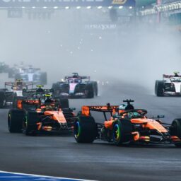 McLaren îi bagă în şedinţă pe Norris şi Piastri, după accidentul din Singapore: „E ceva serios! Sunt dezamăgit”