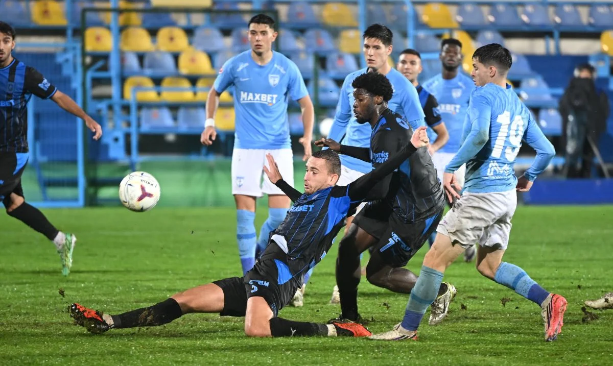 Steven Nsimba, cu Voluntari