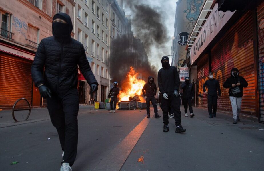 Mesajul primit de Barcelona din partea poliţiei franceze, în plin haos la Paris. Ce se întâmplă înaintea meciului cu PSG