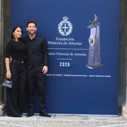 Leo Messi, în Spania alături de soţia sa. A primit premiul „Prinţesa de Asturia” pentru întreagă carieră