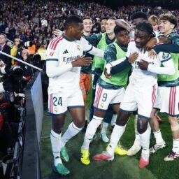 Poliţia l-a identificat după El Clasico! Ce se întâmplă cu fanul Barcelonei care l-a atacat pe Camavinga