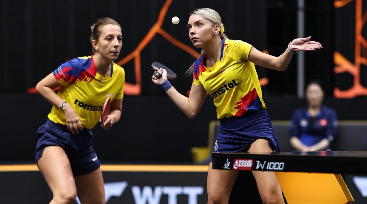 Bernadette Szocs şi Eliza Samara